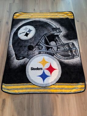 Pittsburgh Steelers Helmet Logo Heavyweigh Fleece Throw Blanket 50x60